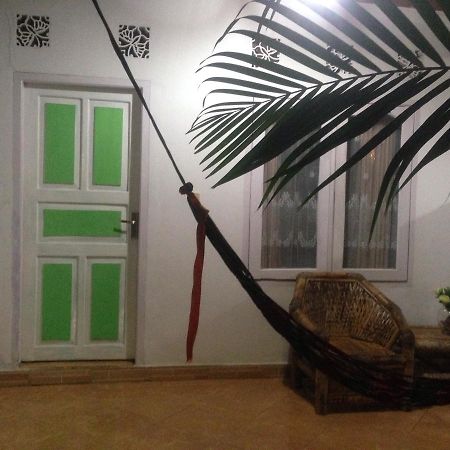 Good For Ya Knee Hostel & Bungalows (Adults Only) Гілі-Траванган Екстер'єр фото