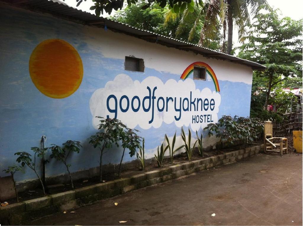 Good For Ya Knee Hostel & Bungalows (Adults Only) Гілі-Траванган Номер фото